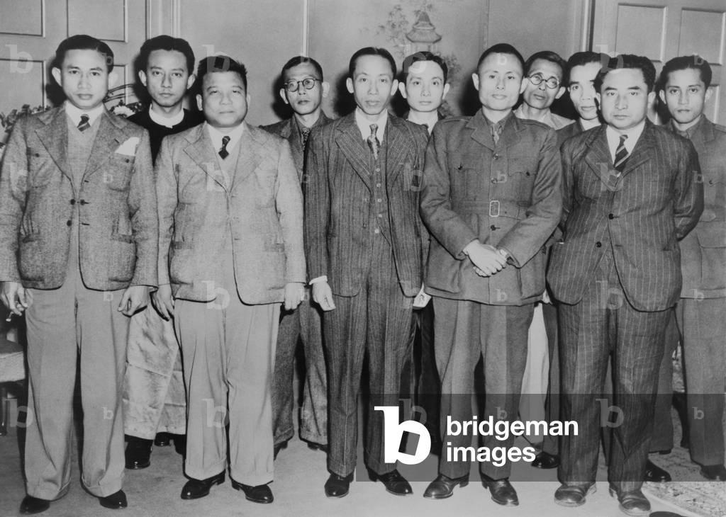 U Aung San with Burmese delegation in London, 1947 (photo)