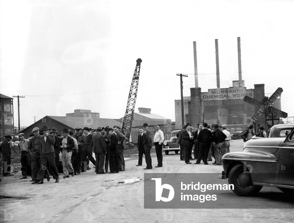 East St. Louis, ILL-Pickets at plant of Monsanto Chemical Company, where 750 members of A.F.L Federal Chemical Workers Union wnt on strike to enforce demands for closed shop and increased wages. The plant is a major producer of chemicals for national preparedness.