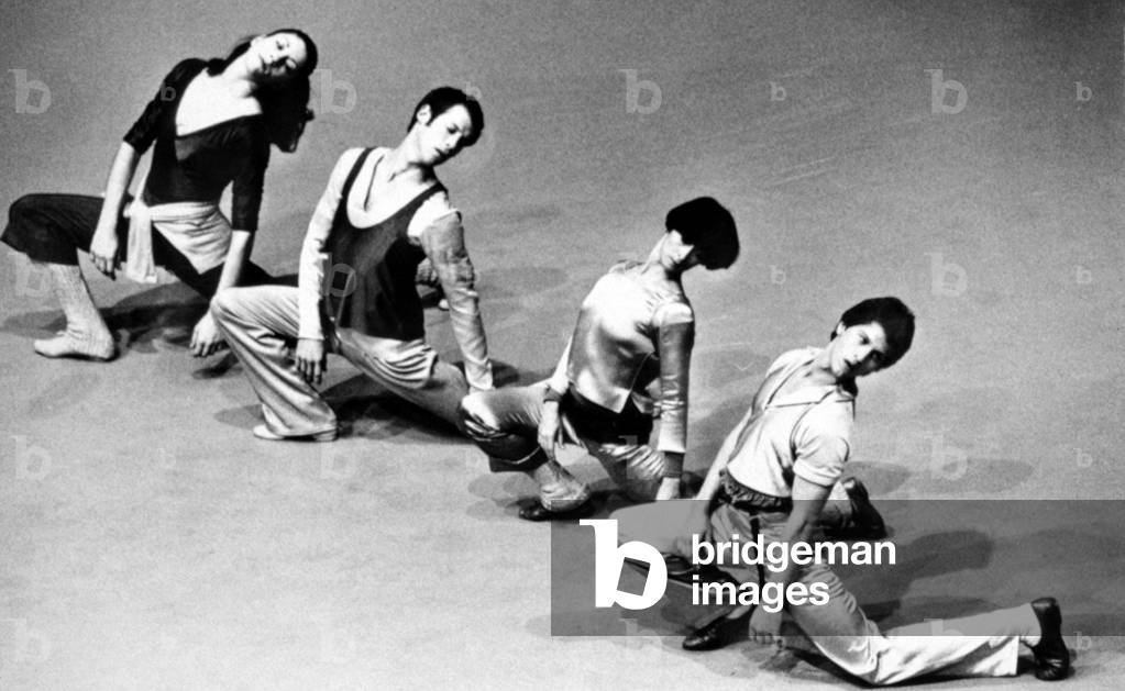 Twyla Tharp (2nd from right) with her dance company, c.1976