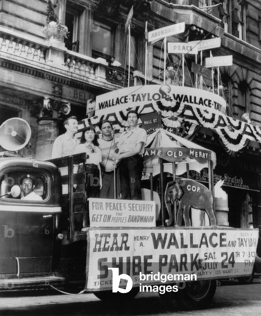US Elections. Supporters of Progressive Party presidential candidate (and former Vice President) Henry A. Wallace and running mate (and US Senator) Glen H. Taylor at the Progressive Party National Convention in Phildelphia, Pennsylvania, July, 1948