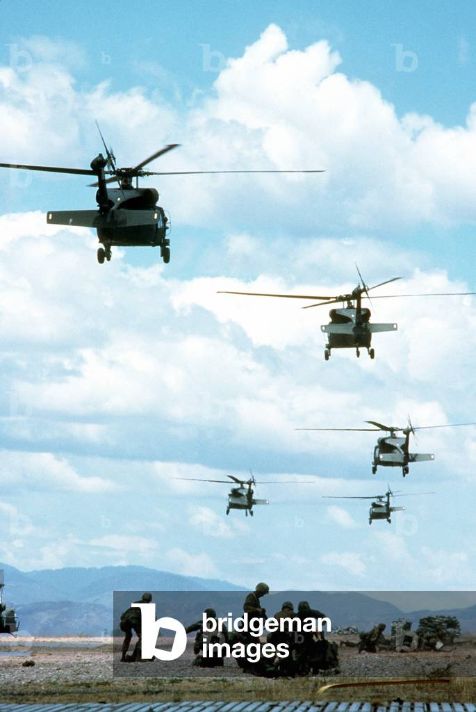 Army Rangers are inserted by Black Hawk helicopters into Honduras during exercises to discourage Nicaraguan forces from entering Honduras. Mar. 1 1988., Photo by:Everett Collection