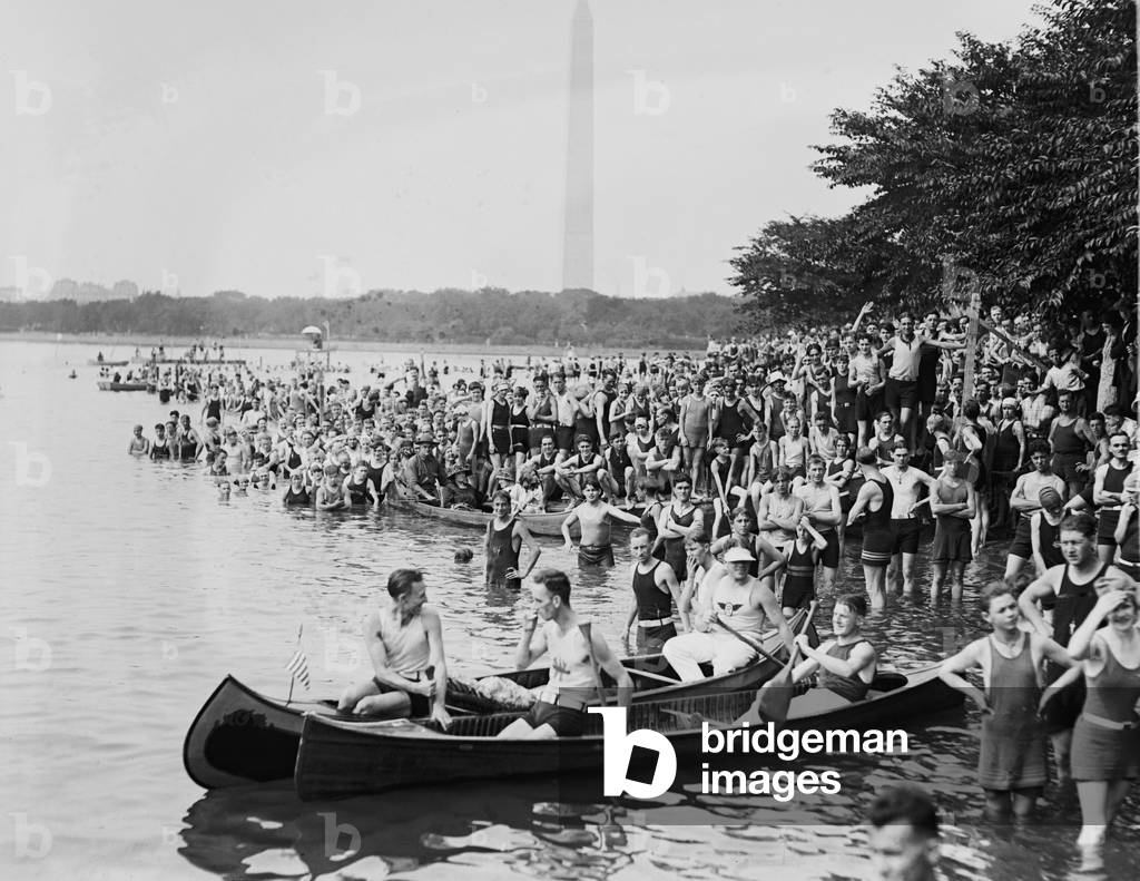 Crowd of bathers enjoy the Canoe Regatta and Water Carnival, Tidal Basin, Washington, D.C., 1924
