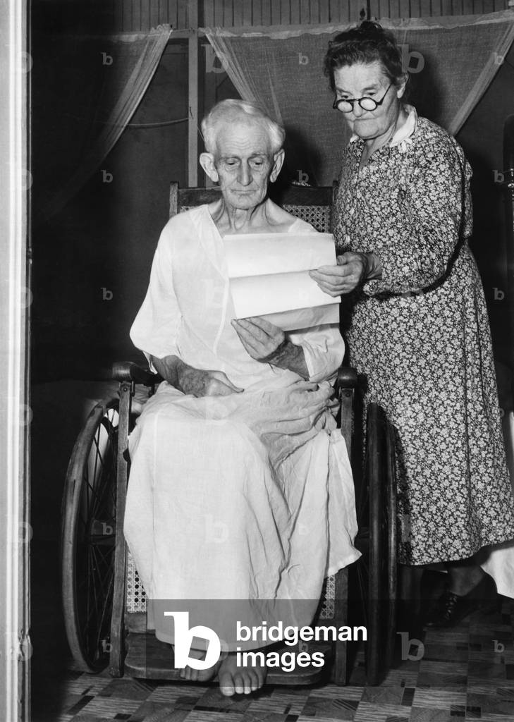 Elderly father and mother of the convicted Phoenix Trunk Murderess, Oct. 26, 1939. They were visited by their fugitive daughter, Winnie Ruth Judd, after she escaped from the Arizona State Hospital for the Insane