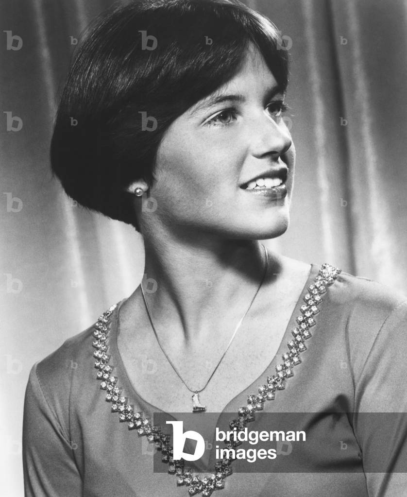 1976 Olympic Gold Medalist Dorothy Hamill skated as the star of ICE CAPADES from 1977-84