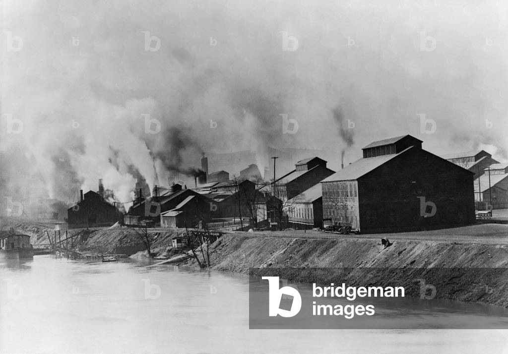 American Steel and Wire plant in Donora, Pennsylvania, in 1910. In 1948 the successors to these factories would contribute to a fatal air pollution incident that killed 20 people. Photo by Bruce Dresbach