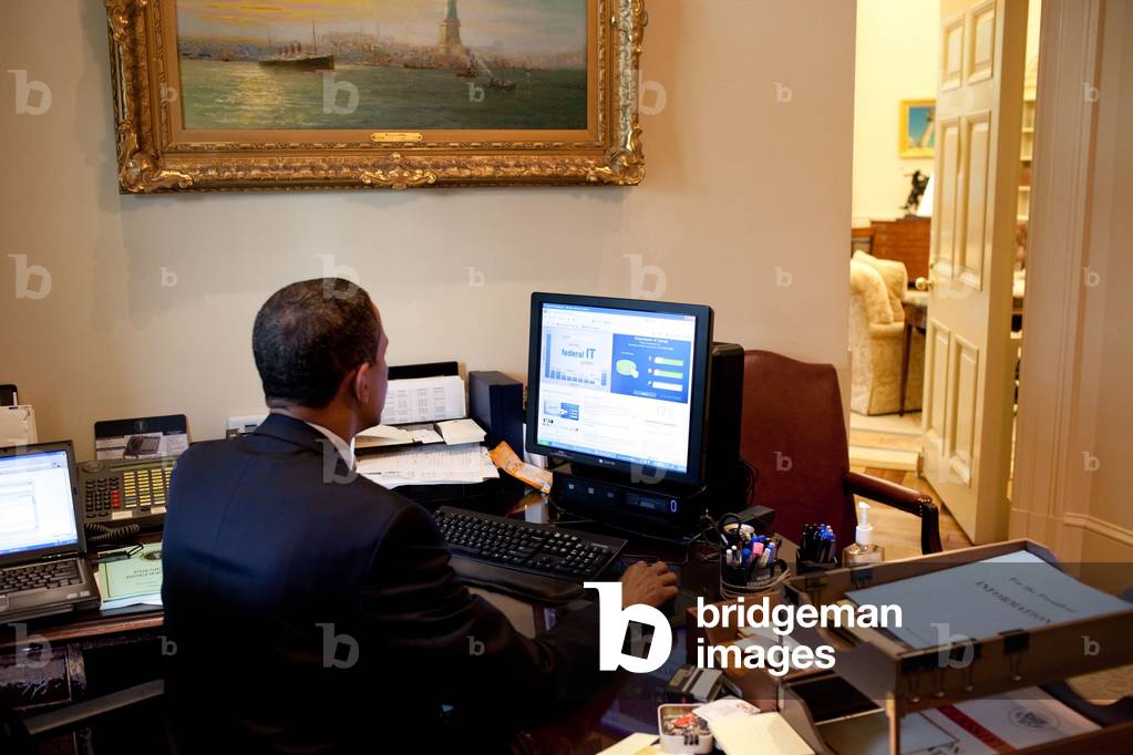 President Barack Obama tests the new Federal Government IT Dashboard outside of the Oval Office on July 2 2009.,