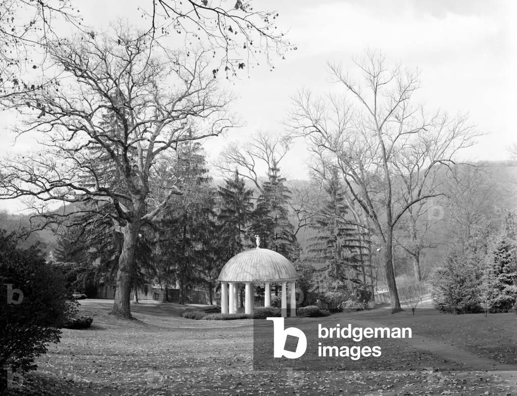 The Greenbrier, Spring House. White Sulphur Springs pavilion covers the complex's sulphur springs. West Virginia, 1830s, phot0 1983
