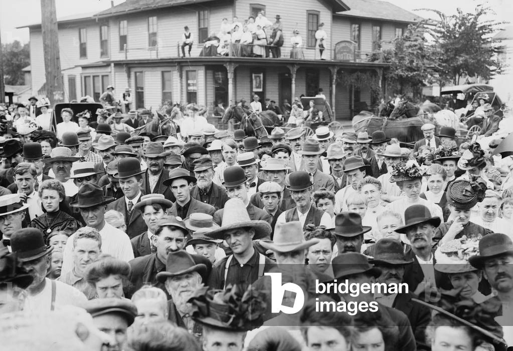 Crowd for waiting for candidate William Taft's (1857-1930) whistle-stop train during the western tour of his successful campaign for the US Presidency in 1908