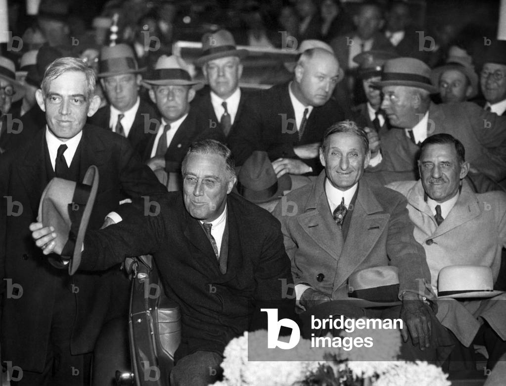 Presidential candidate Franklin Roosevelt is greeted at the California state line, Sept 22, 1932