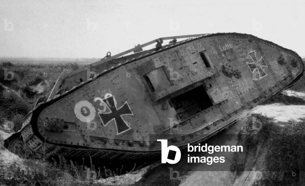 Char allemand: World War I, German tank on the Hindenburg Line, 1918