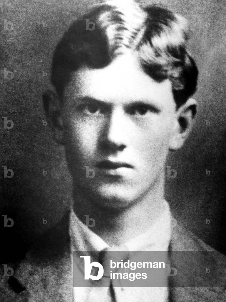 Evelyn Waugh (1903-1966), British satirical writer, c.1923