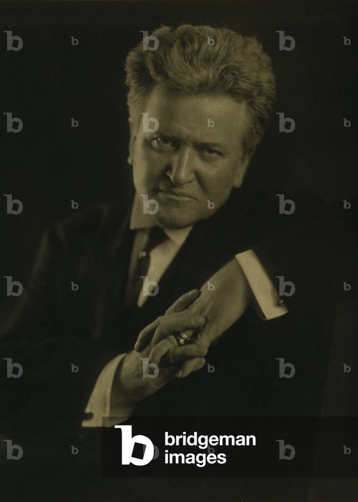 Robert M. La Follette (1855-1925), progressive Democratic politician from Wisconsin in 1911 portrait. He supported minimum wages, women's suffrage, and income taxes. He opposed big business corruption, U.S. entry into World War I, and the League of Nations