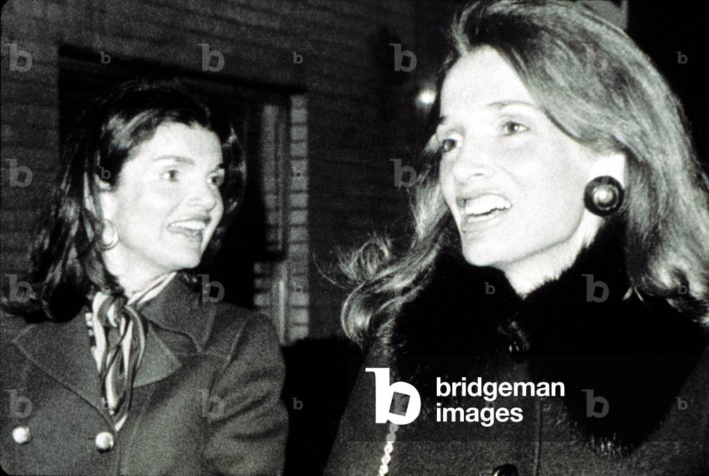 Jacqueline Kennedy Onassis and her sister Lee Radziwill, 1975 (b/w photo)