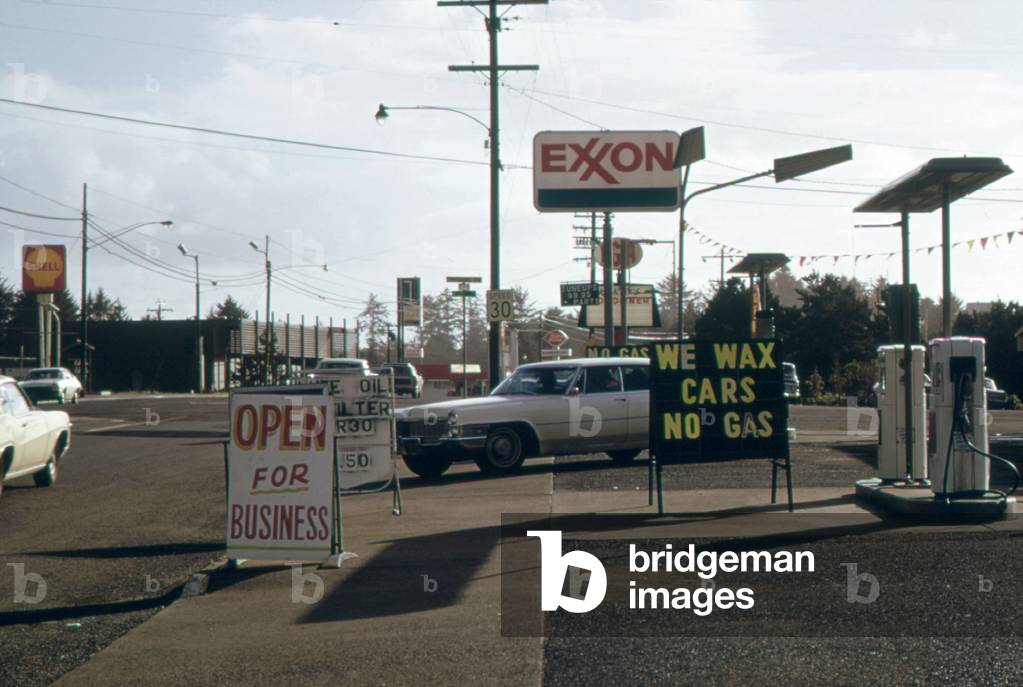Gasoline Station stays open for business but has no gasoline to sell during the Energy Crisis in October 1973
