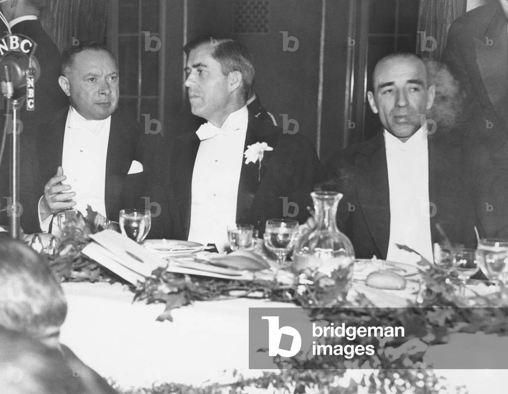 10th Anniversary Dinner of the National Broadcasting Company at the Waldorf Astoria, Nov. 9, 1936.