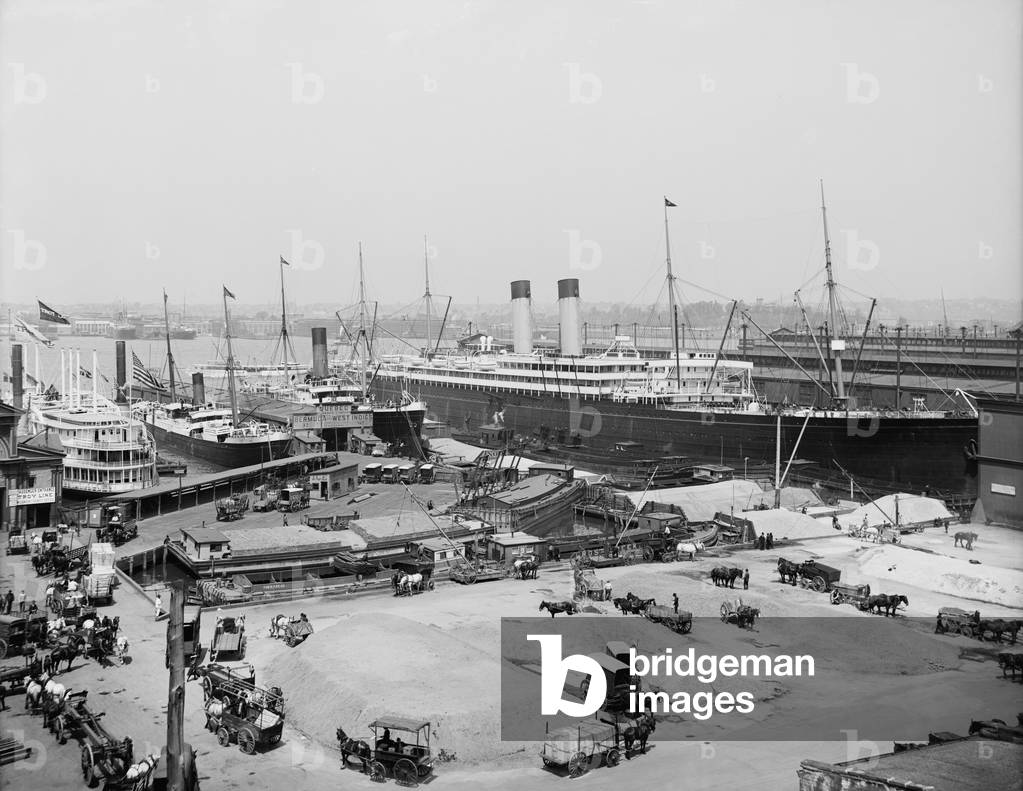 The Ocean Liner BALTIC moored at the White Star Line piers New York c. 1905. LC-D4-10911 C