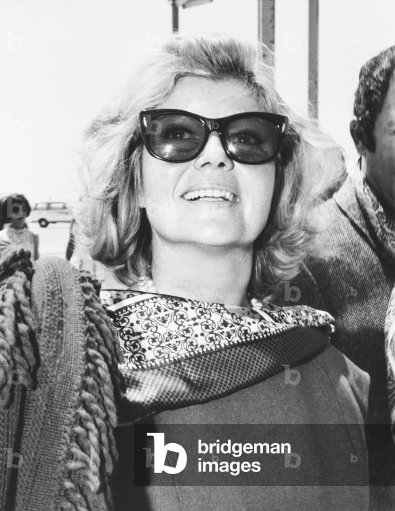 Rita Hayworth arrives at Romes Fiumicino Airport in July 17, 1968. She would be filming THE BASTARDS, (I BASTARDI)