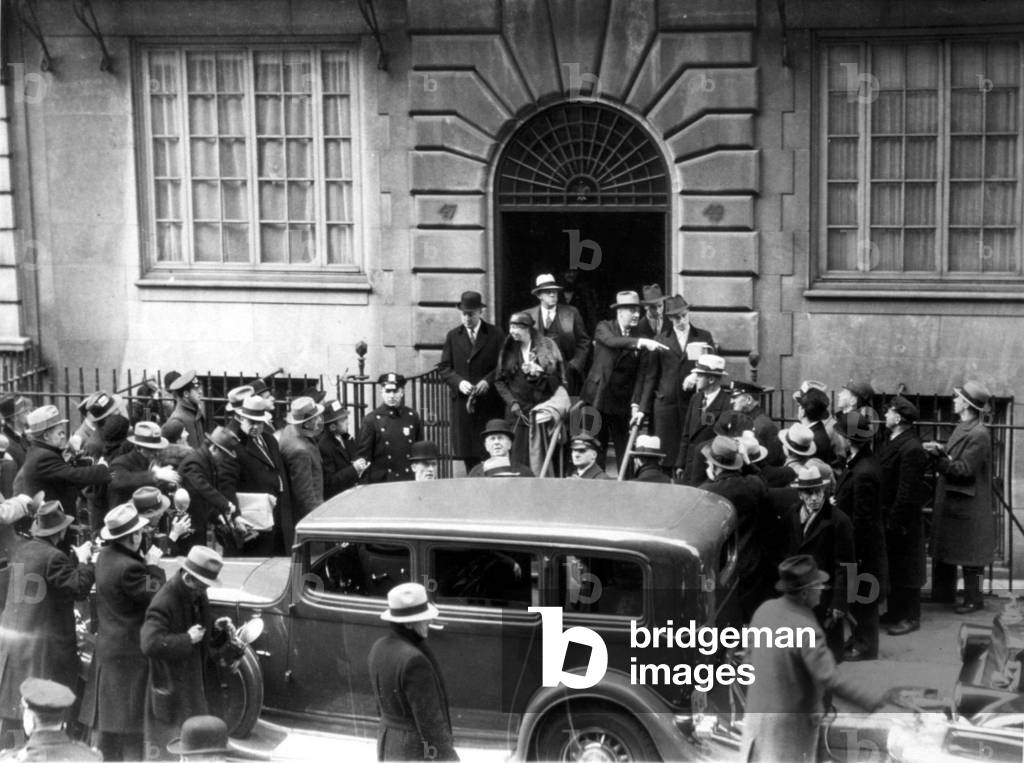 PRESIDENT-ELECT ROOSEVELT and hiswife Eleanor at their New York home in 1933.