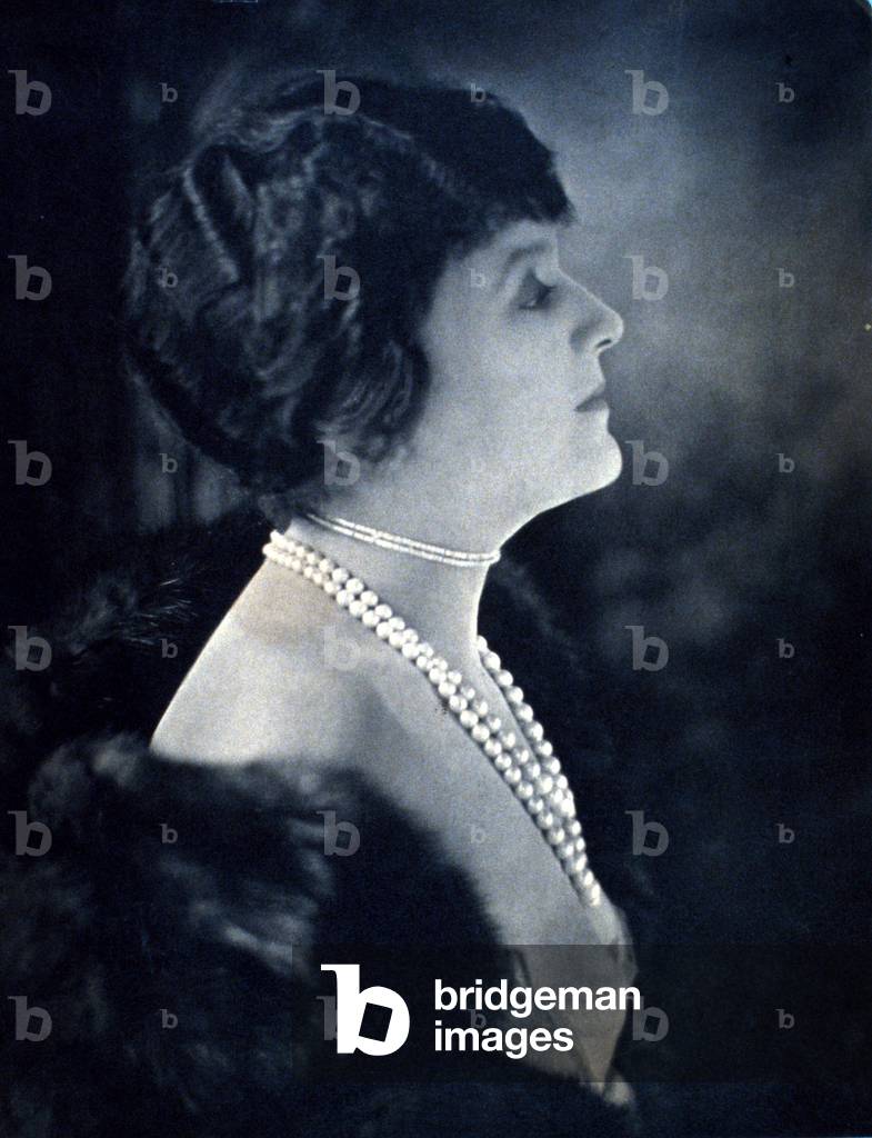 Edith Kingdon Gould (1864-1921), an actress and wife of railroad baron George Gould (1864-1923) in profile portrait, c. 1900