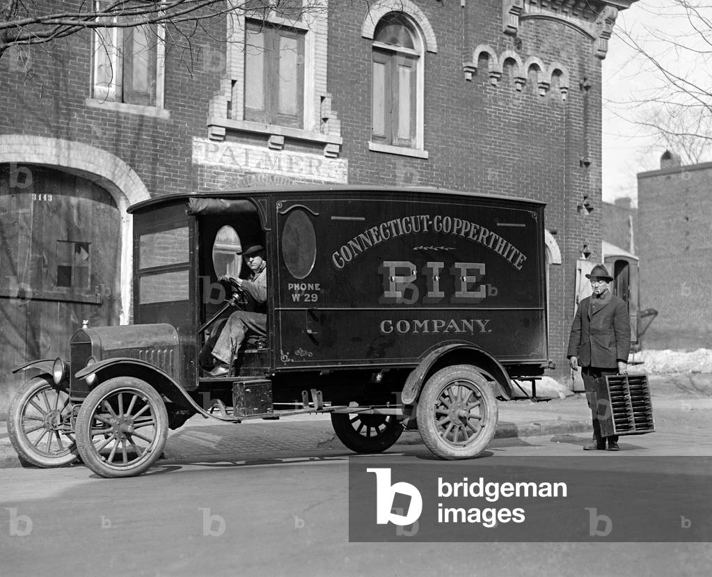 Trucks. Connecticut Pie Co. delivering pies, Ford delivery truck. 1923