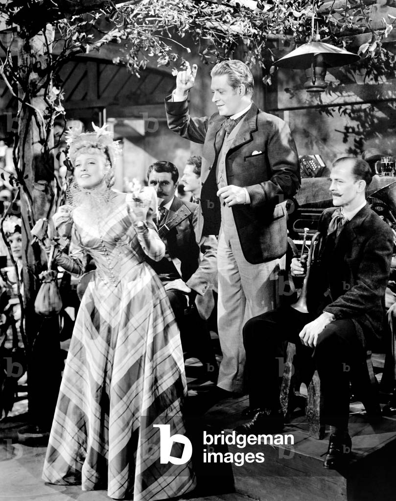 BITTER SWEET, (aka  BITTERSWEET), from left, Jeanette MacDonald, Nelson Eddy, 1940