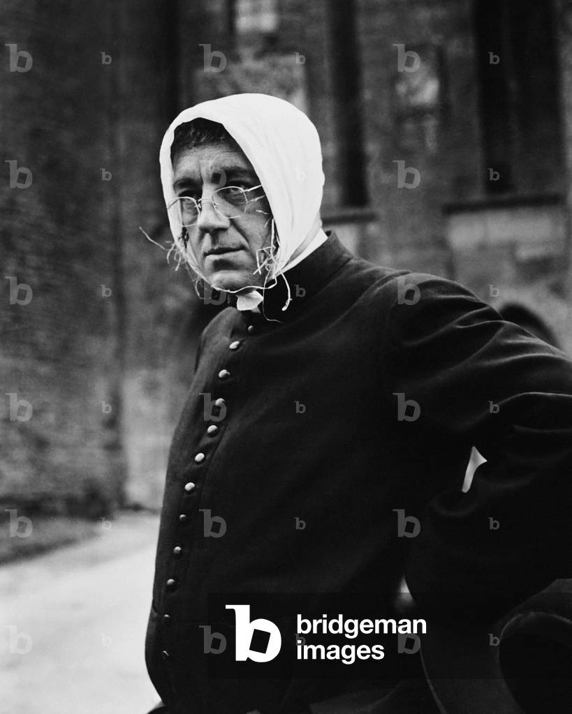 FATHER BROWN, (aka THE DETECTIVE), Alec Guinness, 1954