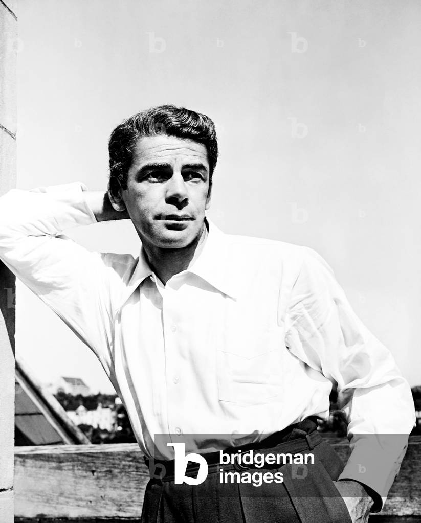 COMMANDOS STRIKE AT DAWN, Paul Muni, on location in Victoria, British Columbia, 1942