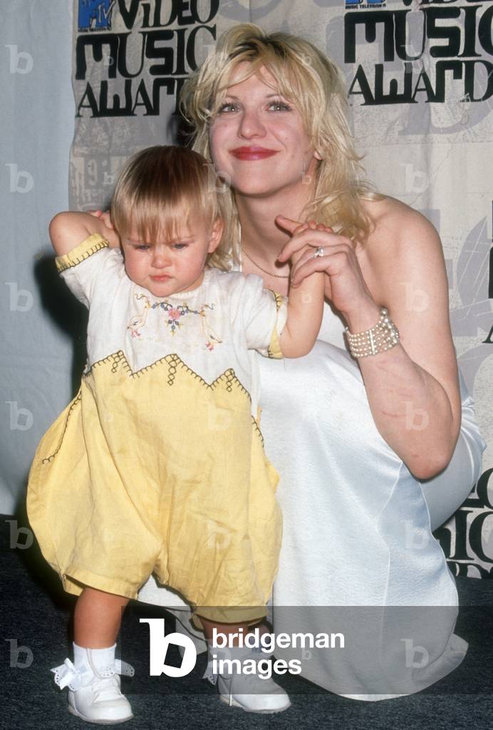 Courtney Love, daughter Frances Bean Cobain, 1993 (photo)