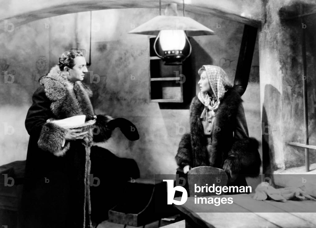 THE EMPEROR'S CANDLESTICKS, from left, William Powell, Luise Rainer, 1937