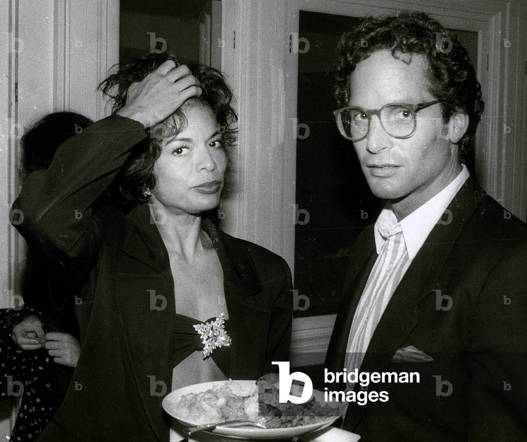 Bianca Jagger and boyfriend Glenn Dubin at the Southampton Parish Art Museum, 1986 (photo)