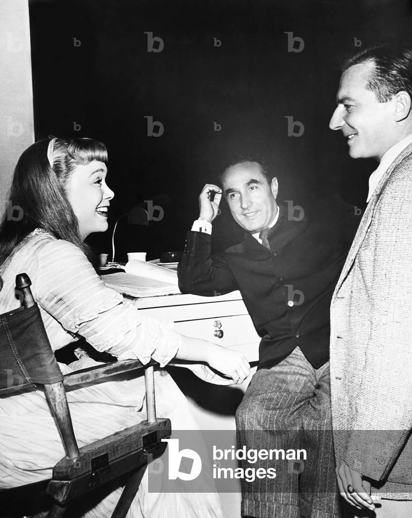 THE GLASS MENAGERIE, from left: Jane Wyman, director Irving Rapper, cinematographer Robert Burks on set, 1950