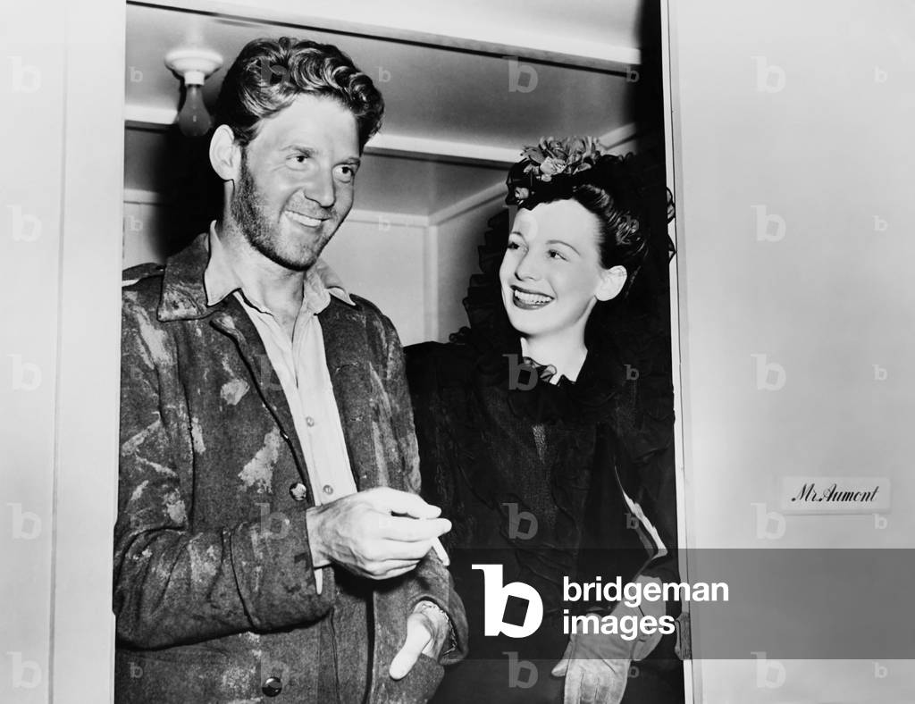 ASSIGNMENT IN BITTANY, from left: Jean-Pierre Aumont, Signe Hasso on set, 1943
