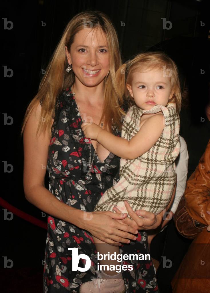 Mira Sorvino, Daughter Matea, 2006 (photo)