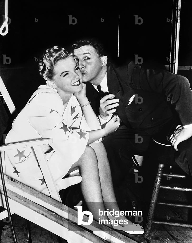 THE FLEET'S IN, from left: Helen O'Connell, Eddie Bracken on set, 1942