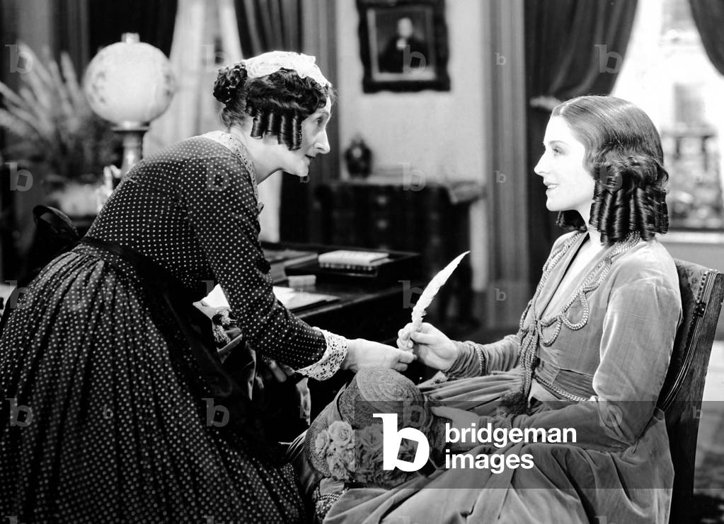 THE BARRETTS OF WIMPOLE STREET, from left, Una O'Connor, Norma Shearer, 1934