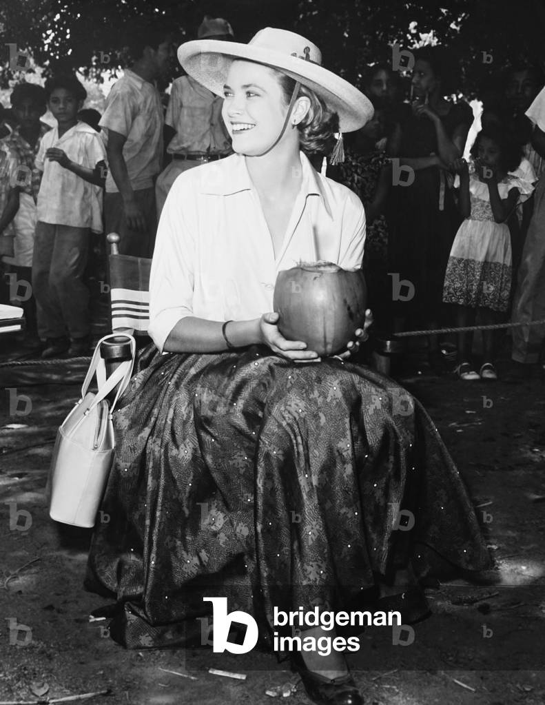 GREEN FIRE, Grace Kelly on location, 1954