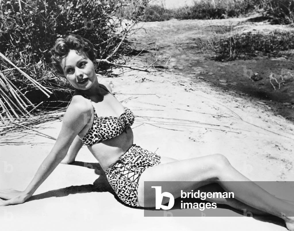 DUEL IN THE JUNGLE, Jeanne Crain on location in Africa, 1954