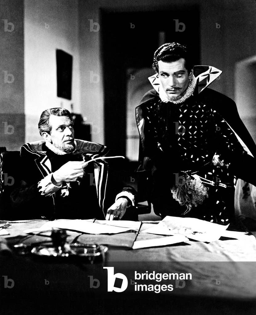 FIRE OVER ENGLAND, from left, Raymond Massey, Laurence Olivier, 1937