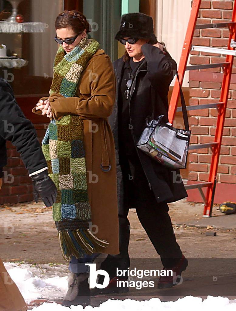 Julia Roberts and her husband Danny Moder filming 