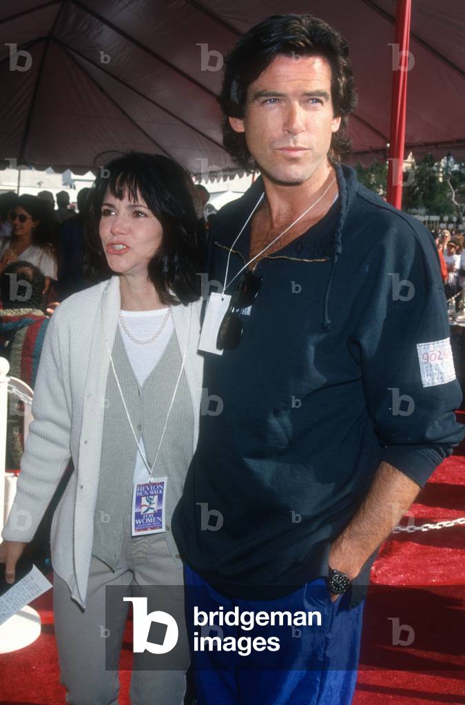 Sally Field Pierce Brosnan, 1994 (photo)