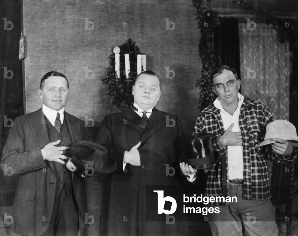 GASOLINE GUS, from left: author George Pattullo, Roscoe 'Fatty' Arbuckle, director James Cruze on set, 1921