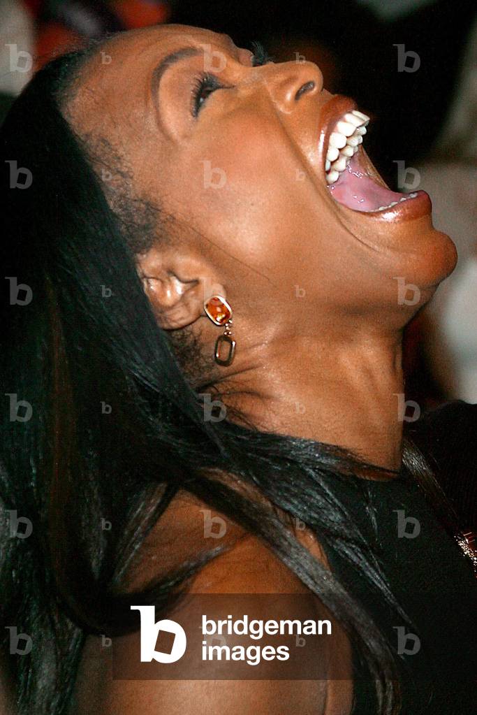 Angela Bassett, 2004 (photo)