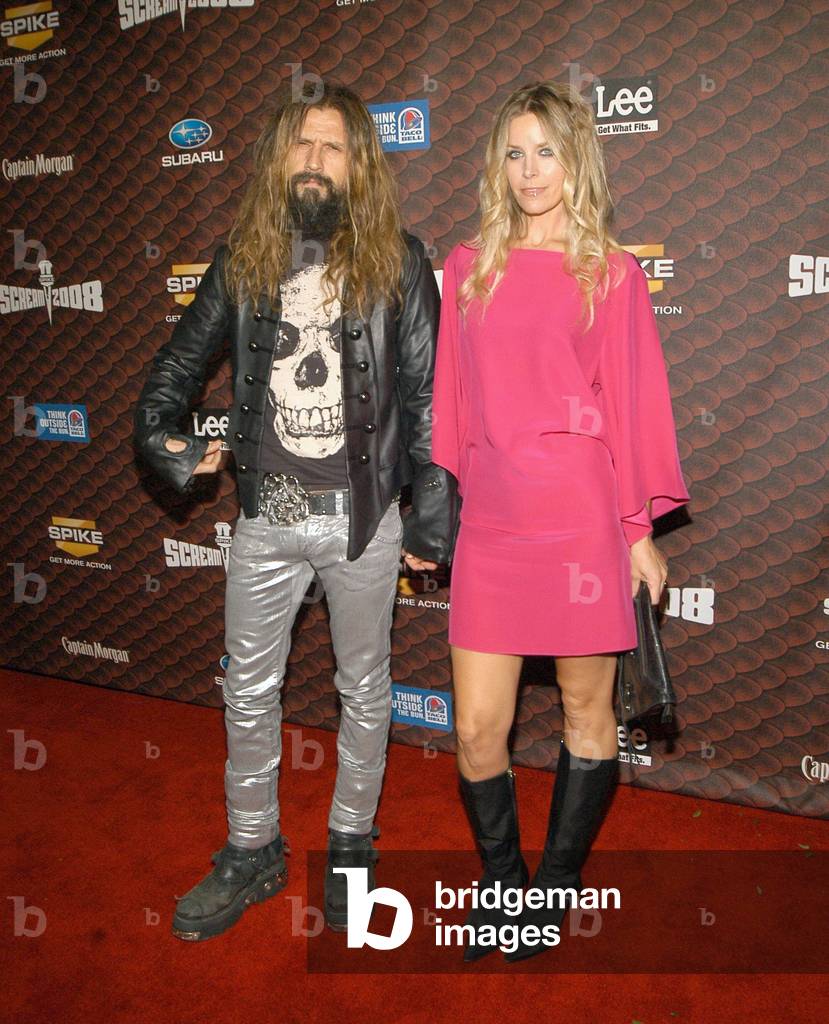 Image of Rob Zombie und Sheri Moon Zombie bei der Ankunft zu, image size:829x1024