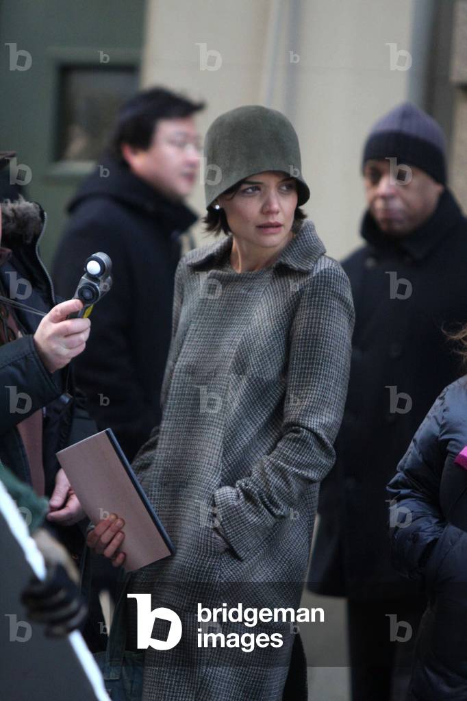 Image of Katie Holmes on location for On the Set of THE