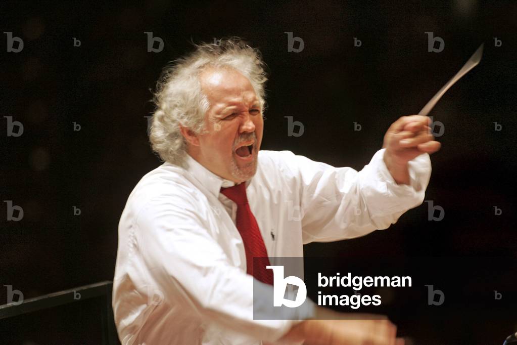 Donald Runnicles rehearsing Verdi's