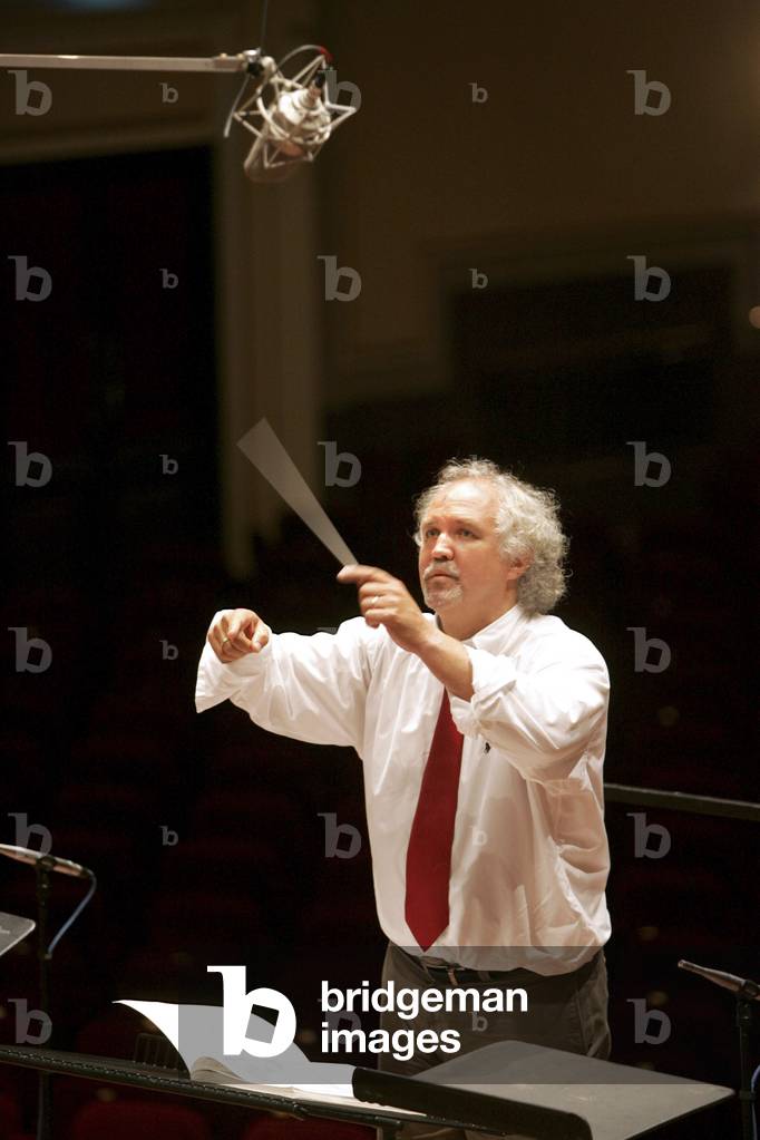 Donald Runnicles rehearsing Verdi's