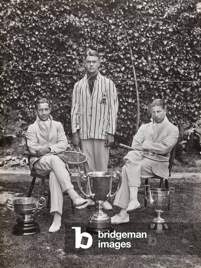 Winning students of the singles and doubles tournament at the University of Cambridge in 1925