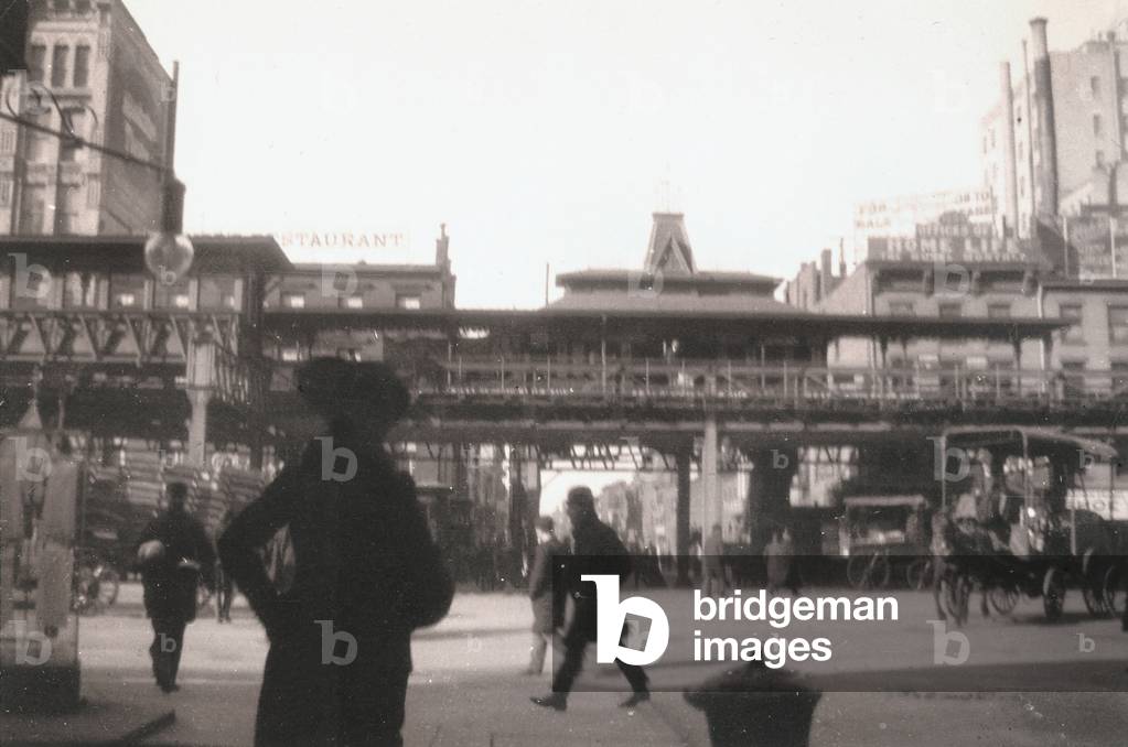 Elevated railway between 6th and 34th Avenue in New York