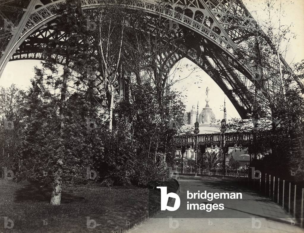 Worlds' Fair of 1889: tree-lined street at the feet of the Eiffel Tower.