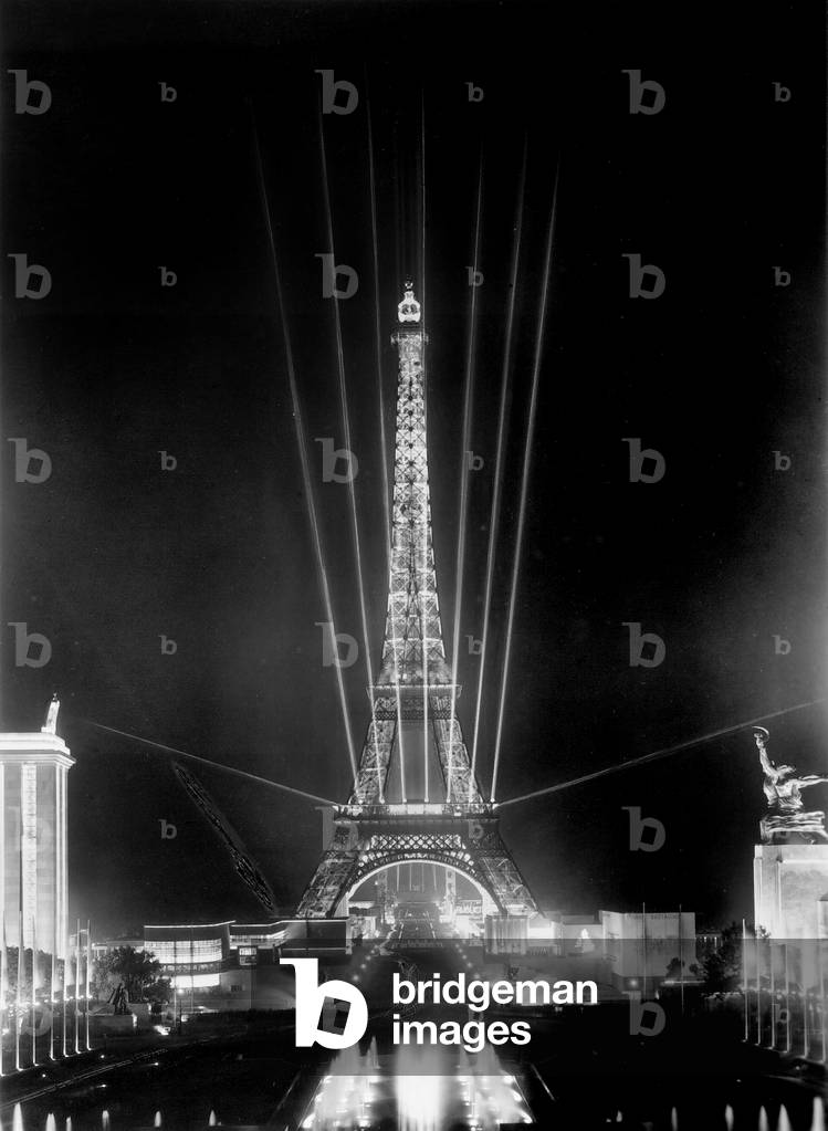World's Fair of 1937: night view of the Eiffel Tower.